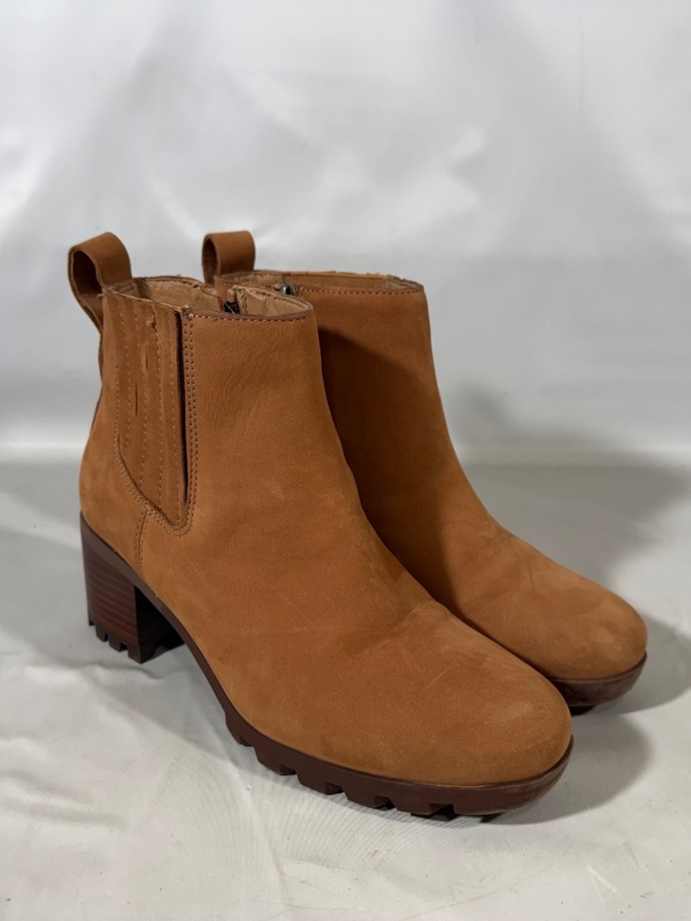 Vionic Wilma Ankle Heel Bootie Side Zip Waterproof Nubuck Camel Women’s Size 5